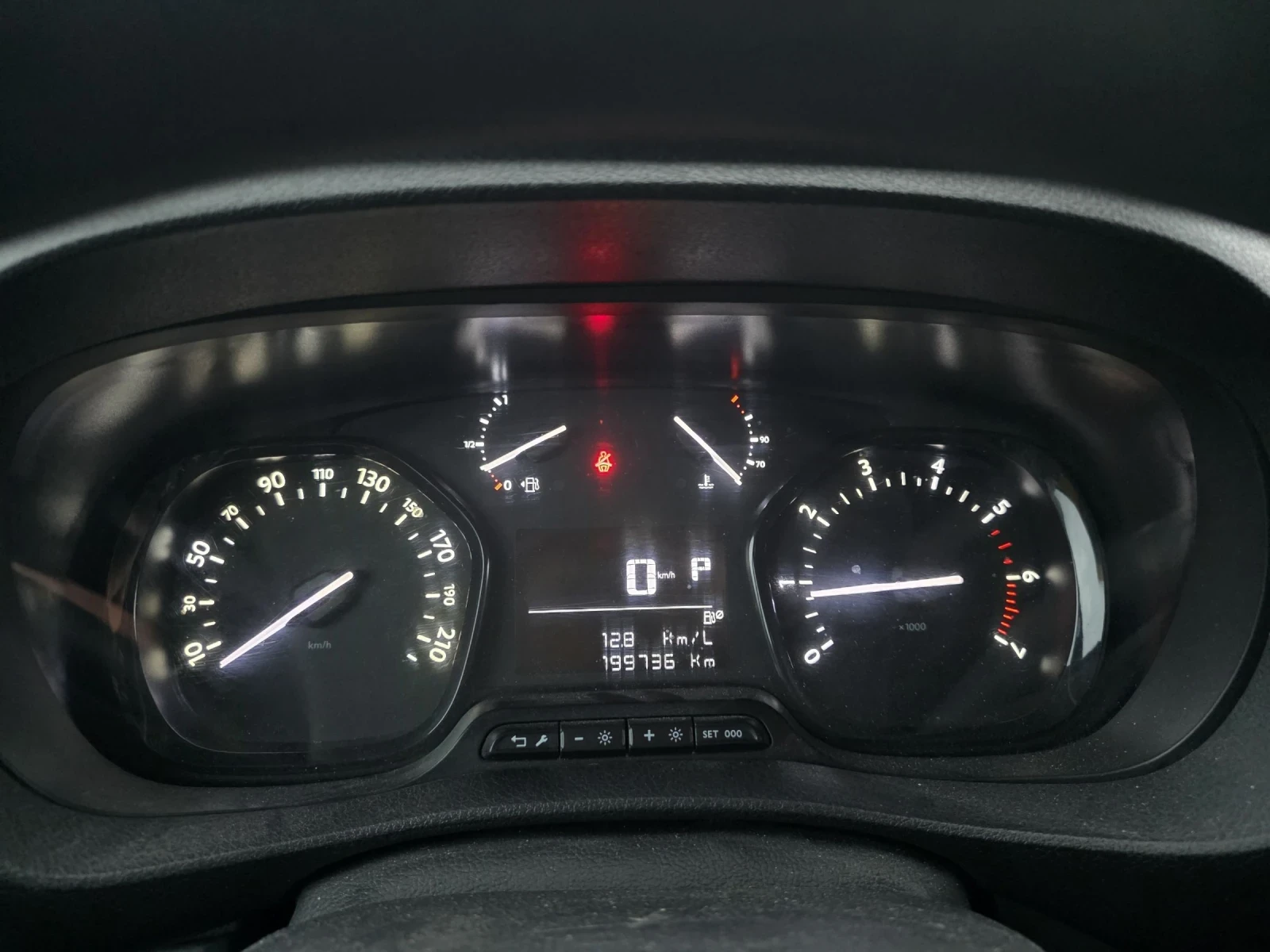 Peugeot Expert 2.0HDI AUTOMATIC - изображение 6