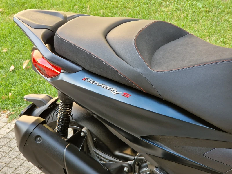 Piaggio Beverly 300S / КАТО НОВ / ЛИЗИНГ, снимка 3 - Мотоциклети и мототехника - 51093240
