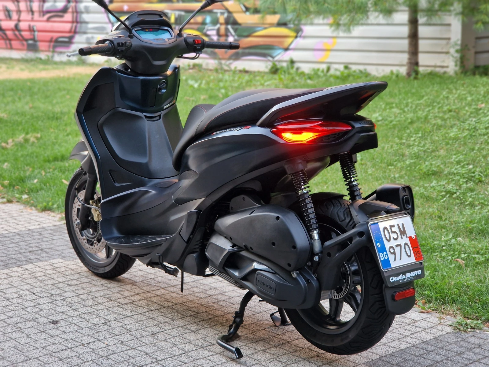 Piaggio Beverly 300S / КАТО НОВ / ЛИЗИНГ - изображение 8