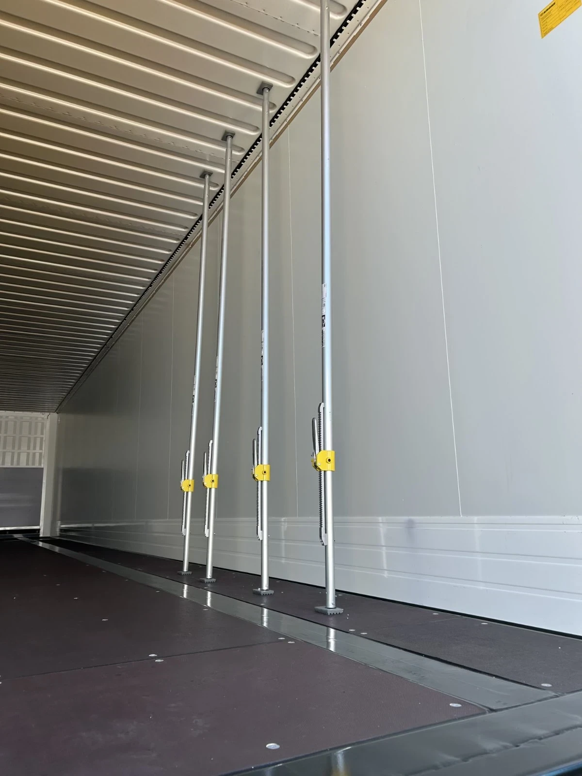 Полуремарке Krone BOX DHL, снимка 4 - Ремаркета - 54743193