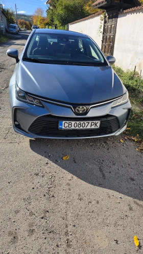 Toyota Corolla 1.6 6MT Executive Plus, снимка 9