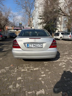 Mercedes-Benz E 220 Classic, снимка 6