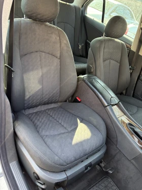 Mercedes-Benz E 220 Classic, снимка 12