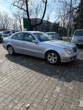 Mercedes-Benz E 220 Classic, снимка 4