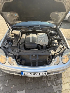Mercedes-Benz E 220 Classic, снимка 8