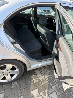Mercedes-Benz E 220 Classic, снимка 13