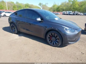 ������ Tesla Model Y