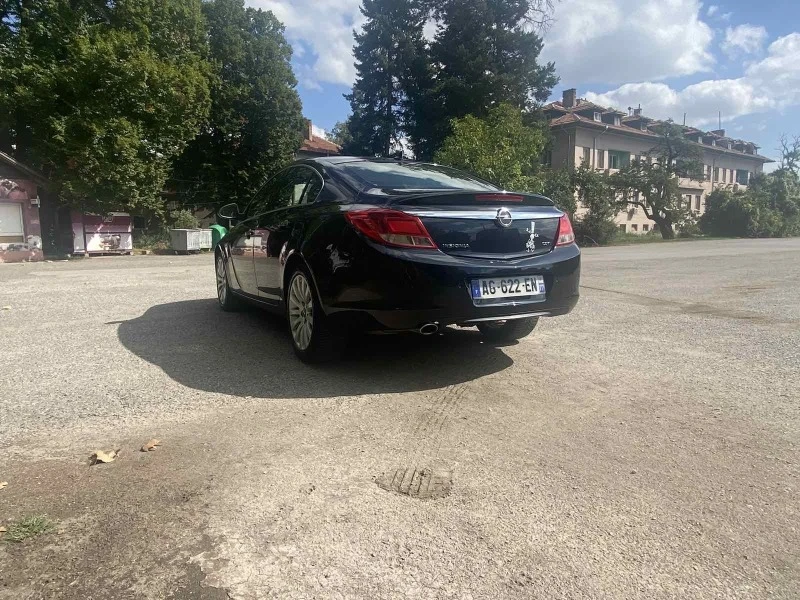 Opel Insignia 2.0 d, снимка 2 - Автомобили и джипове - 42327484