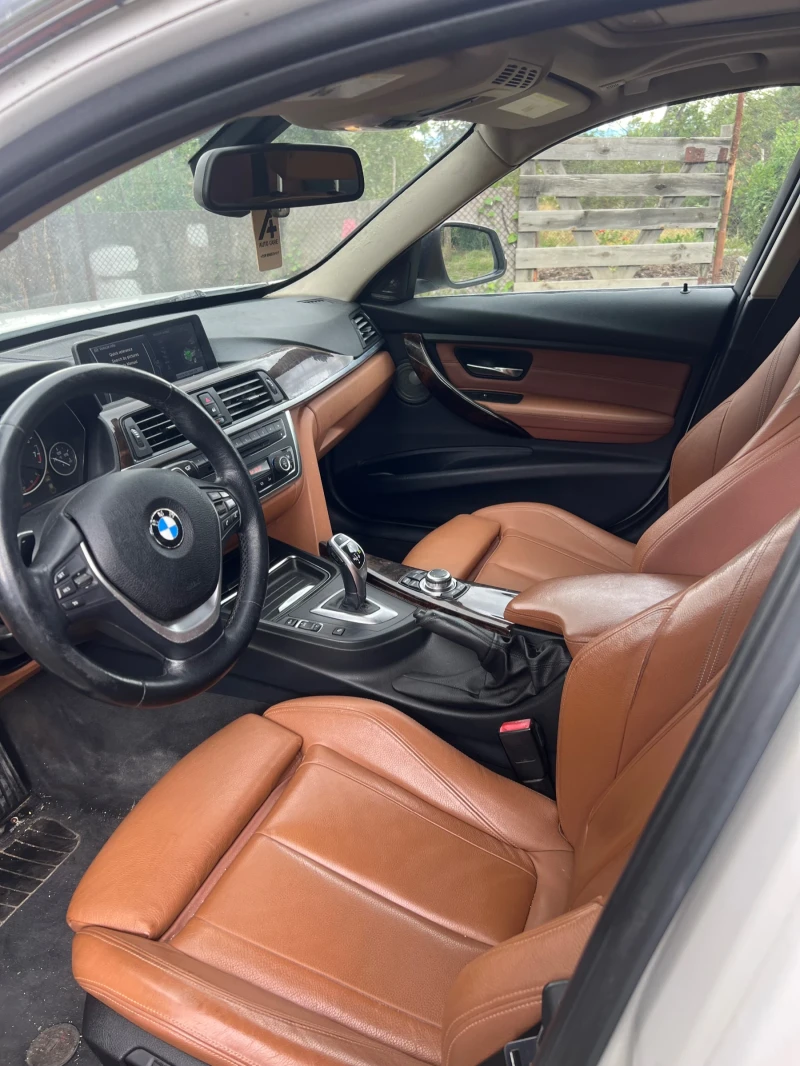 BMW 335 i Luxury Edition, снимка 12 - Автомобили и джипове - 47302849