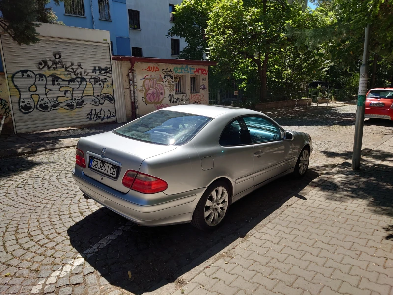 Mercedes-Benz CLK 200, снимка 10 - Автомобили и джипове - 52440999