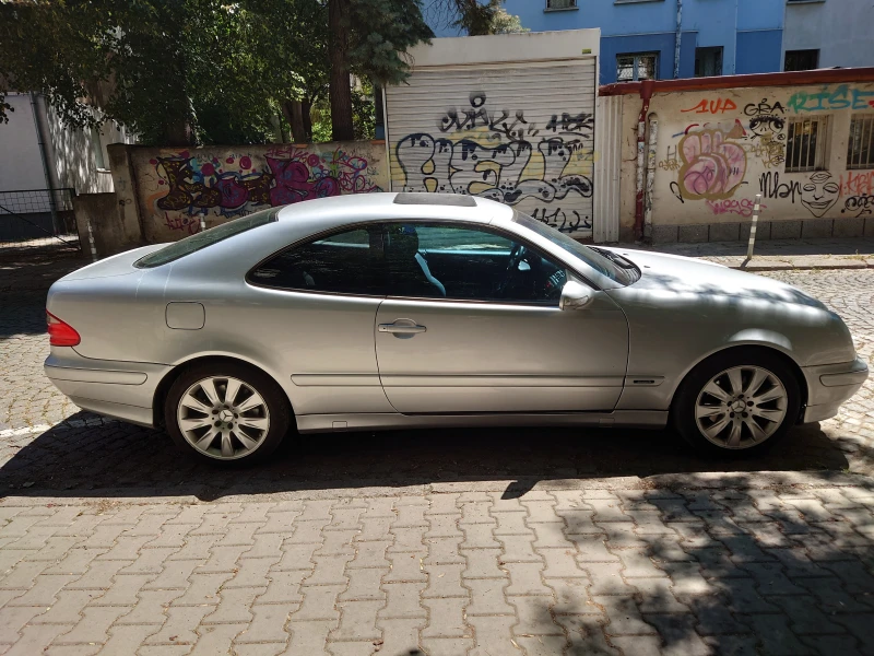 Mercedes-Benz CLK 200, снимка 9 - Автомобили и джипове - 52440999
