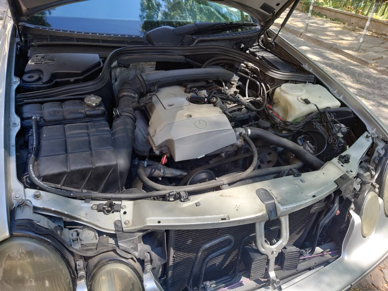 Mercedes-Benz CLK 200, снимка 17 - Автомобили и джипове - 52440999