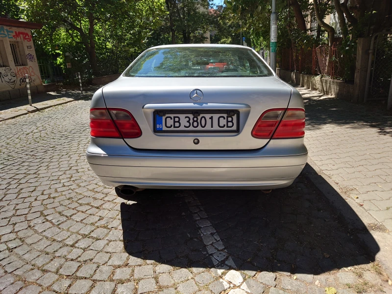 Mercedes-Benz CLK 200, снимка 11 - Автомобили и джипове - 52440999
