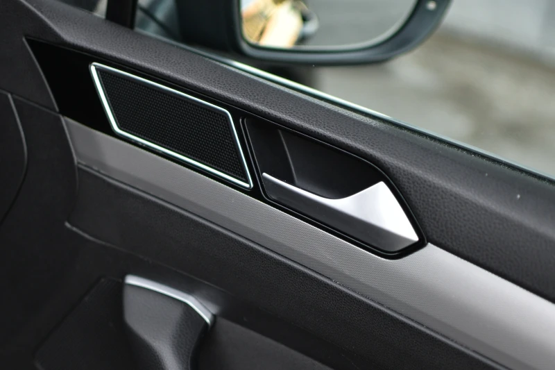 VW Passat 2.0 TDI, снимка 14 - Автомобили и джипове - 51534847