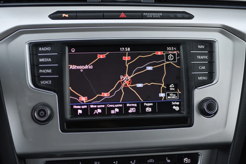 VW Passat 2.0 TDI, снимка 17 - Автомобили и джипове - 51534847