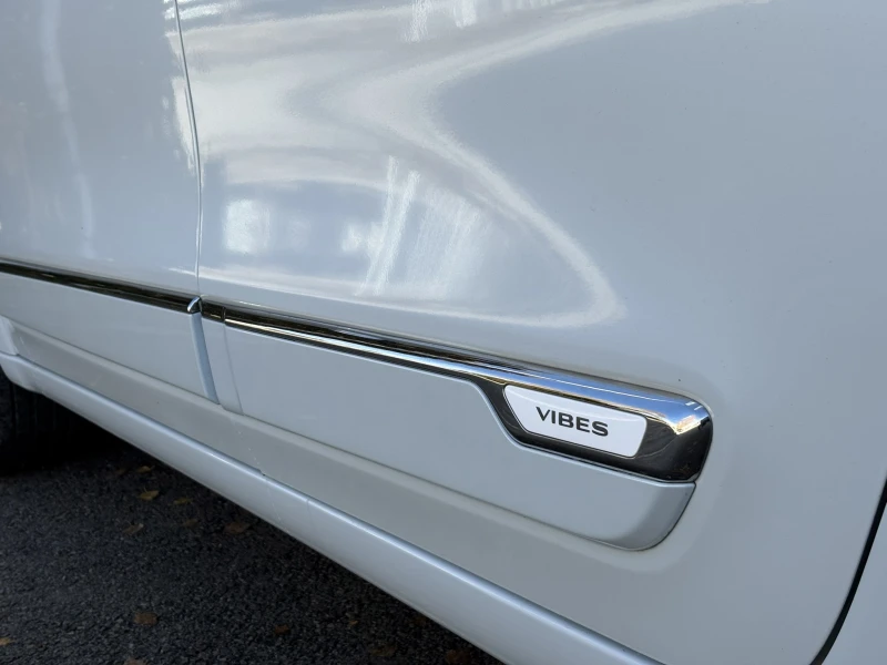 Renault Twingo Vibes Edition, снимка 13 - Автомобили и джипове - 52527600