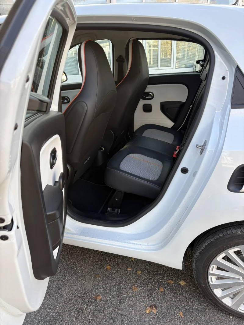 Renault Twingo Vibes Edition, снимка 8 - Автомобили и джипове - 52527600