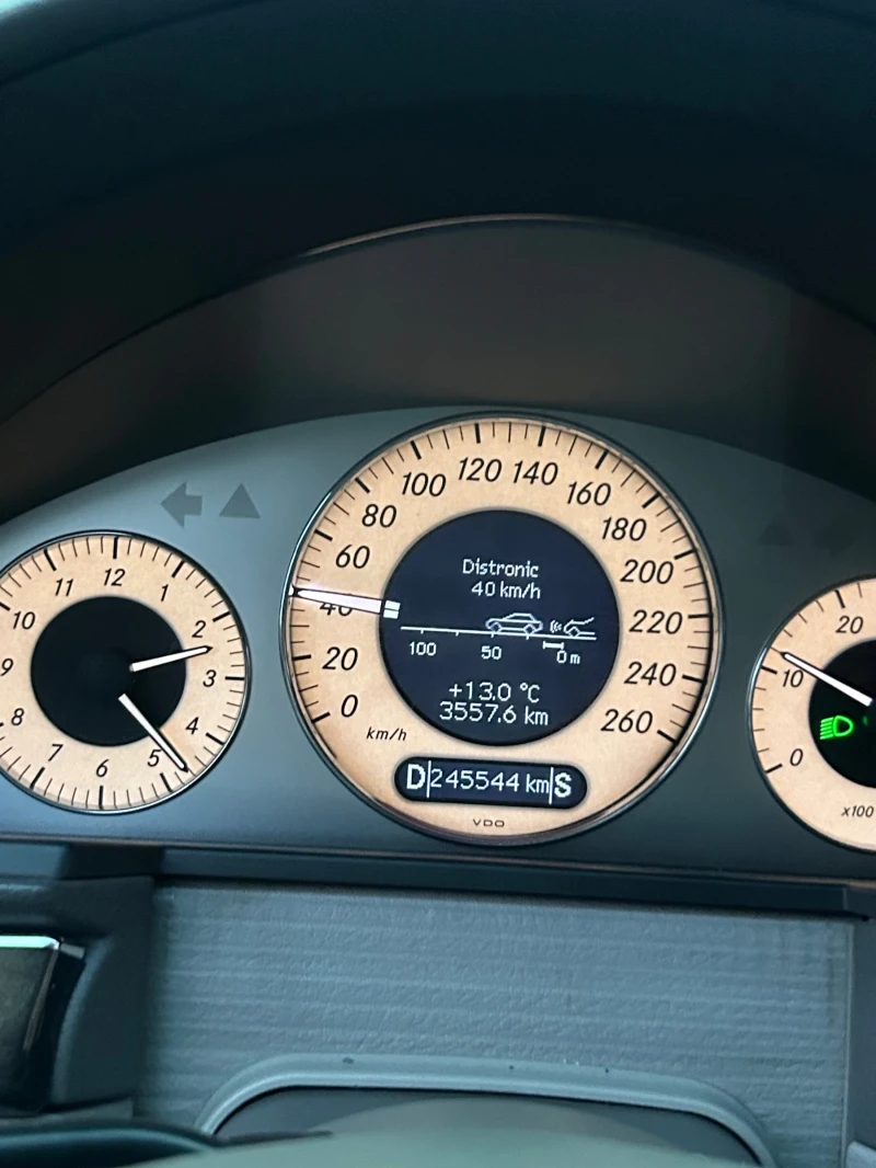 Mercedes-Benz E 320 ТОП СЪСТОЯНИЕ, снимка 17 - Автомобили и джипове - 52615404