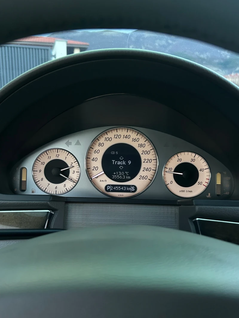 Mercedes-Benz E 320 ТОП СЪСТОЯНИЕ, снимка 15 - Автомобили и джипове - 52615404