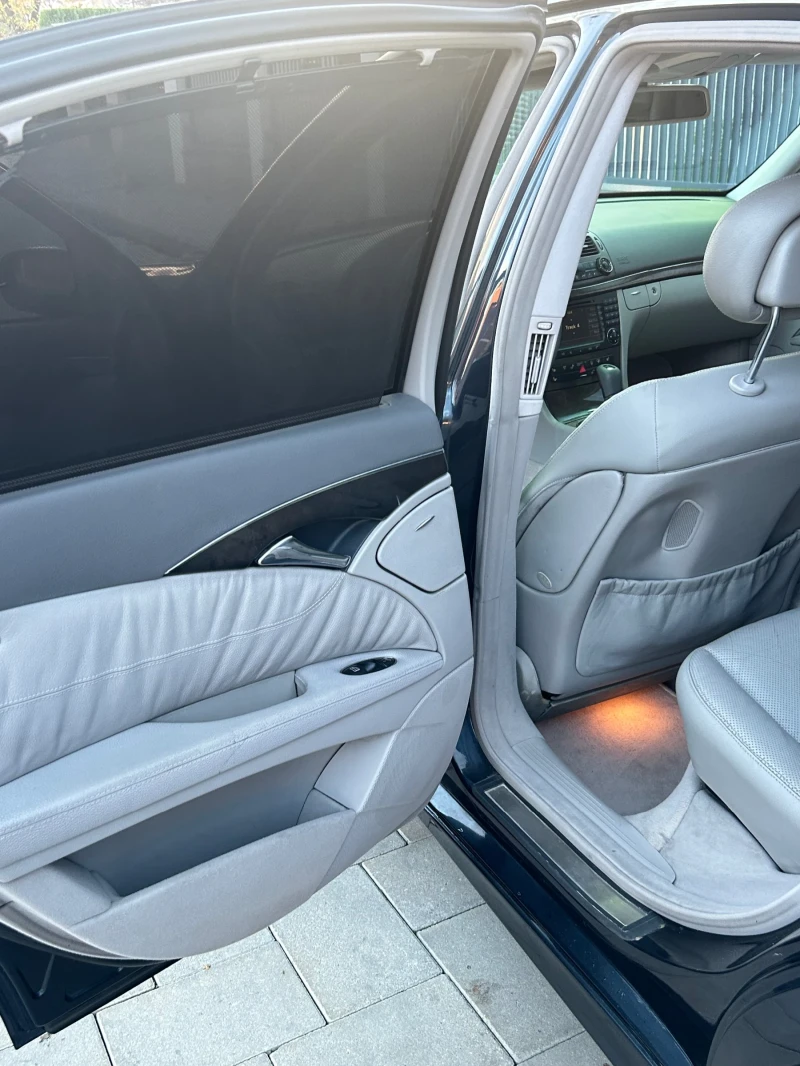 Mercedes-Benz E 320 ТОП СЪСТОЯНИЕ, снимка 9 - Автомобили и джипове - 52615404
