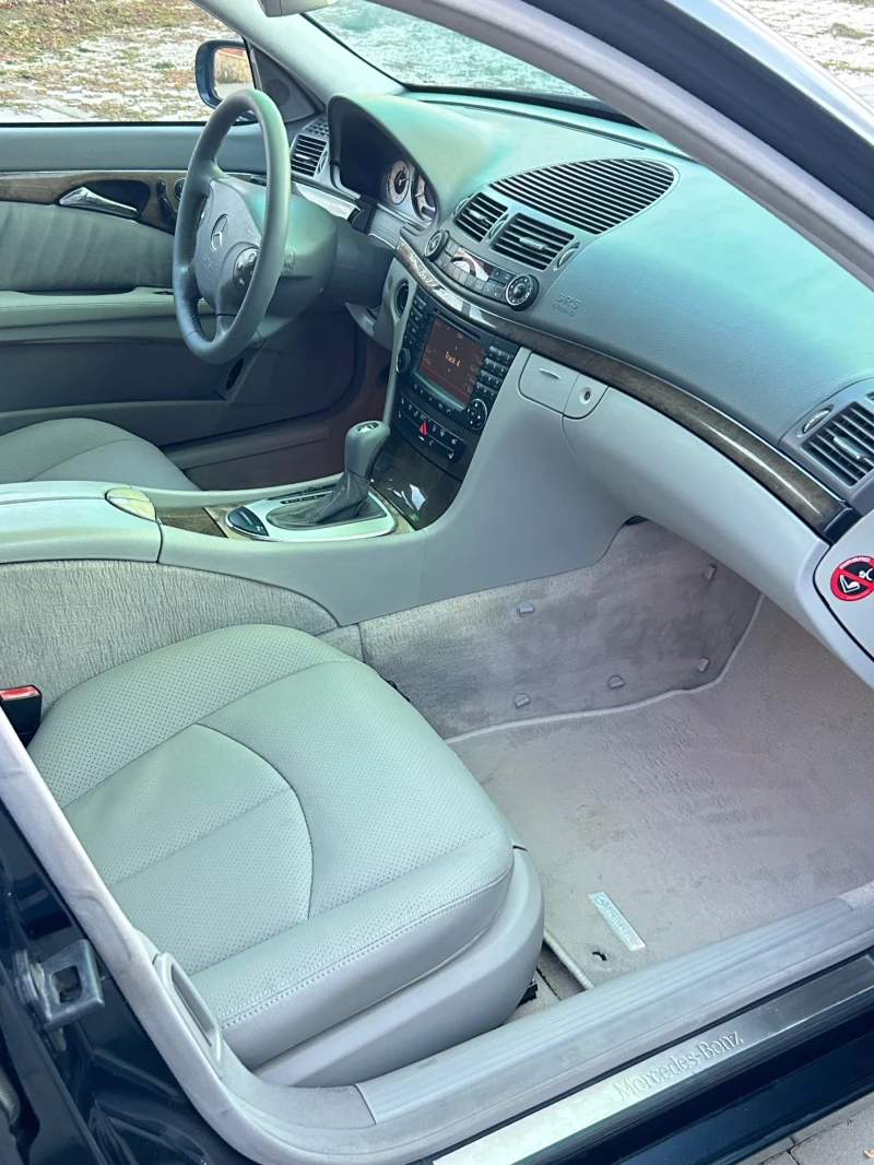 Mercedes-Benz E 320 ТОП СЪСТОЯНИЕ, снимка 8 - Автомобили и джипове - 52615404