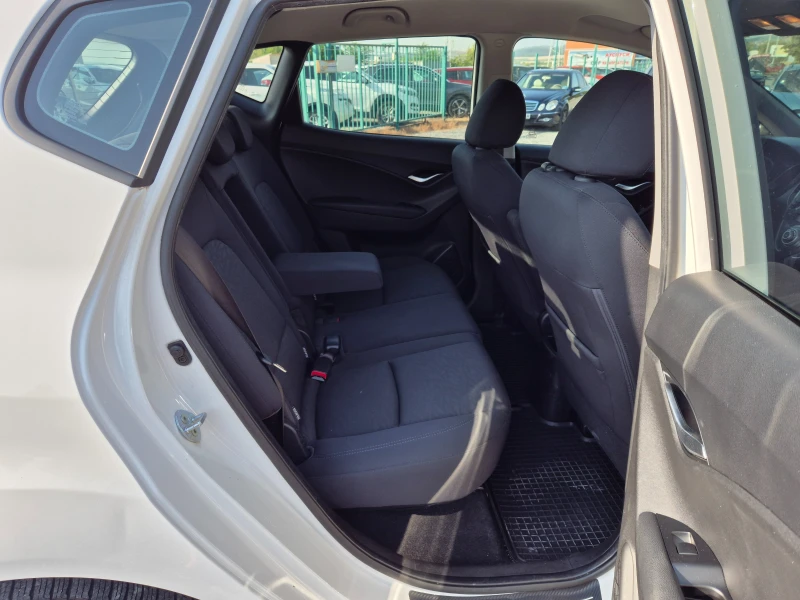 Hyundai Ix20 1.6i Газ.Инжек., снимка 10 - Автомобили и джипове - 52804454