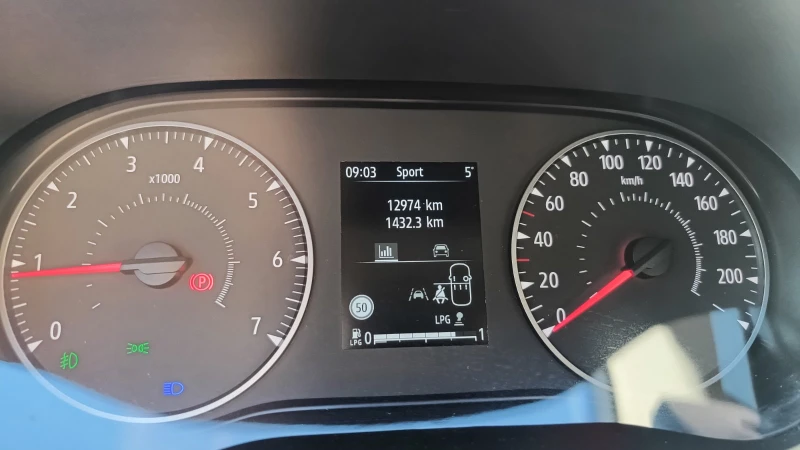 Dacia Sandero Stepway, снимка 5 - Автомобили и джипове - 52854771