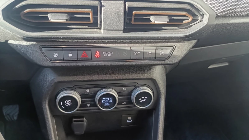 Dacia Sandero Stepway, снимка 9 - Автомобили и джипове - 52854771