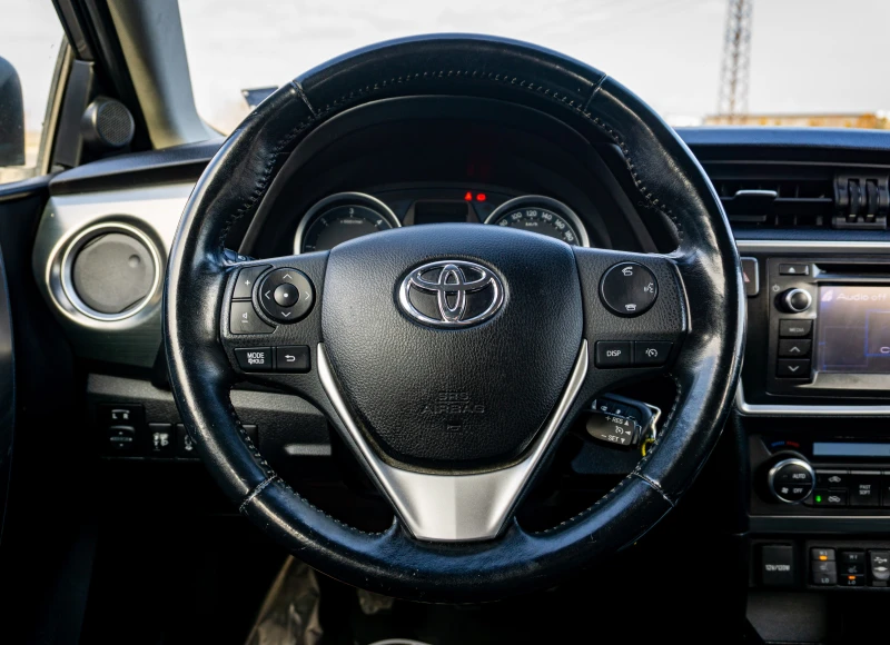 Toyota Auris 2.0 D-4D С ГАРАНЦИЯ! ТОП!, снимка 11 - Автомобили и джипове - 52875030