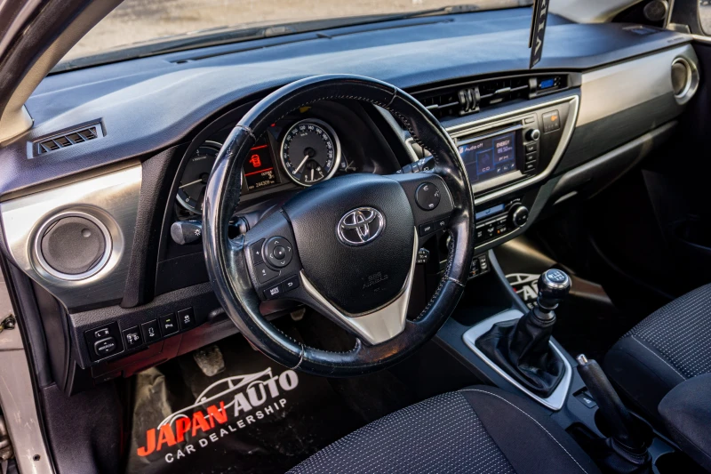 Toyota Auris 2.0 D-4D С ГАРАНЦИЯ! ТОП!, снимка 9 - Автомобили и джипове - 52875030