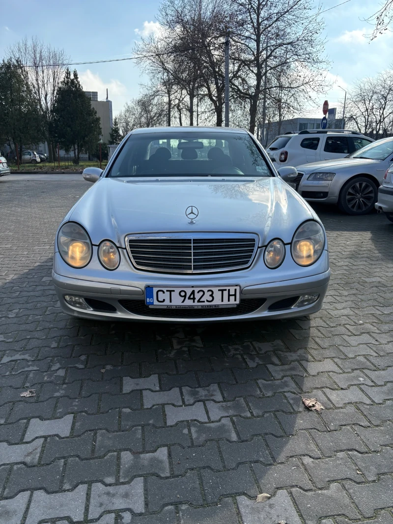 Mercedes-Benz E 220 Classic, снимка 5 - Автомобили и джипове - 53297372