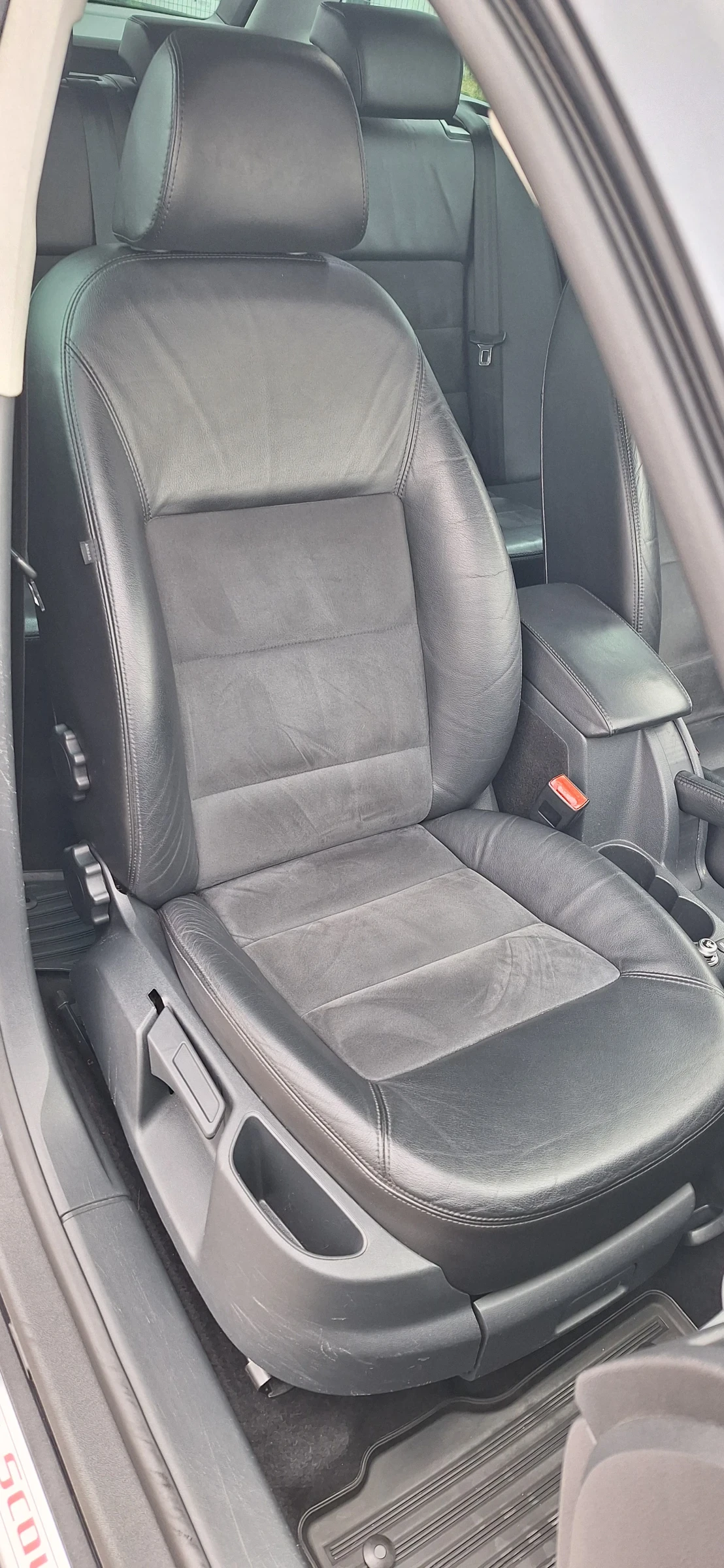 Skoda Octavia   2.0  140 4x4   | Mobile.bg   13