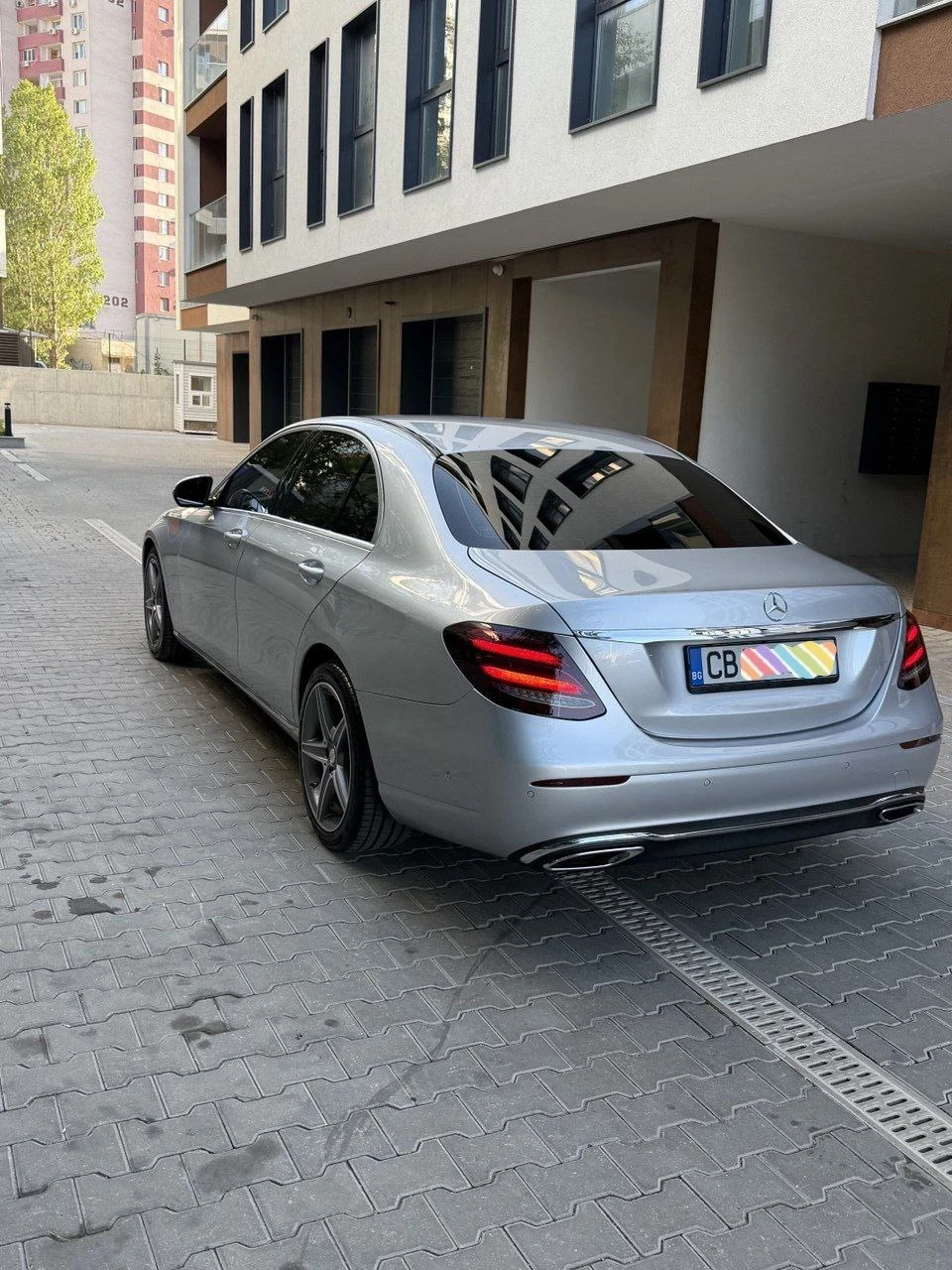 Mercedes-Benz E 220  - изображение 4