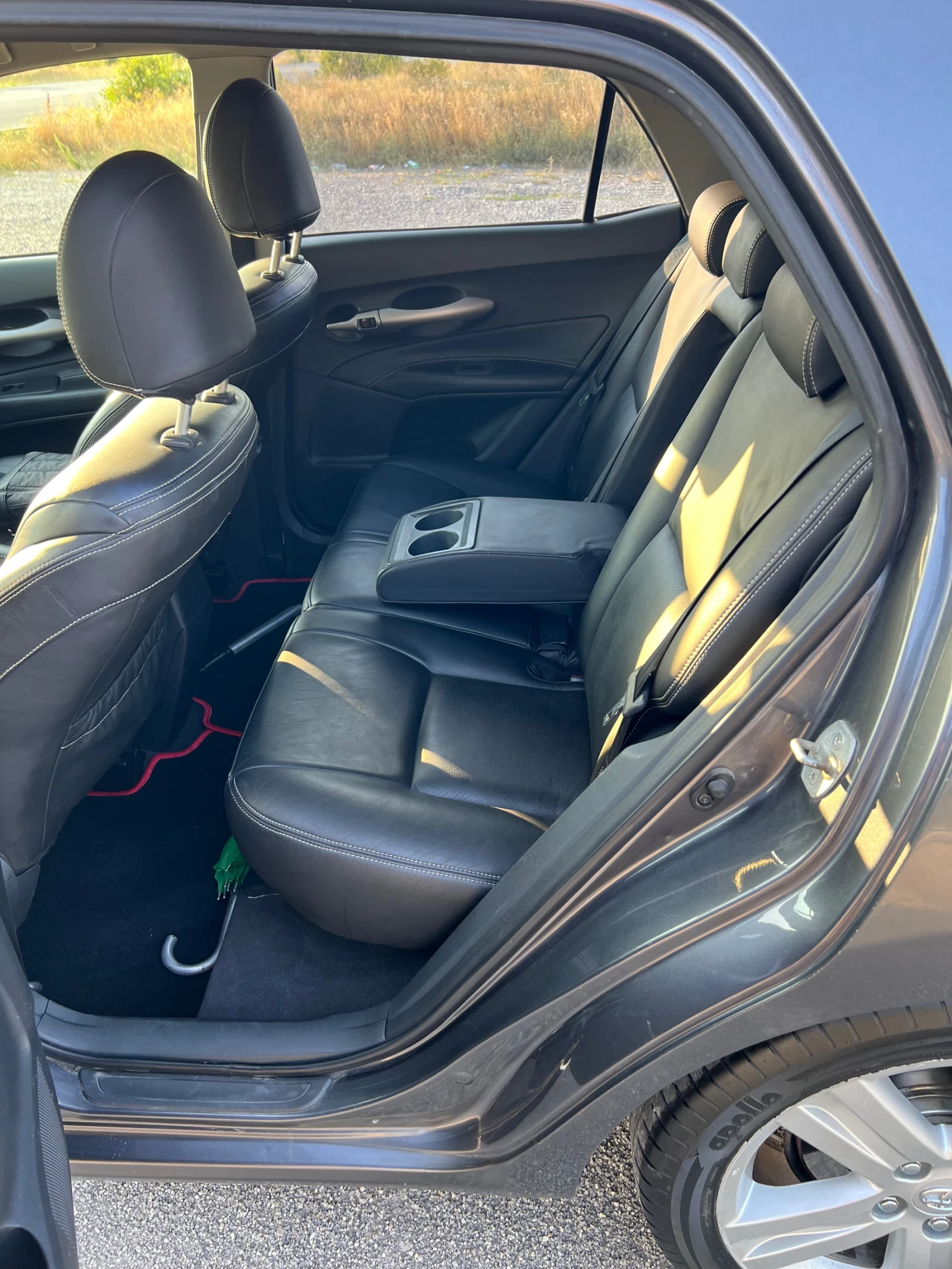 Toyota Auris 2.2D-CAT - изображение 10