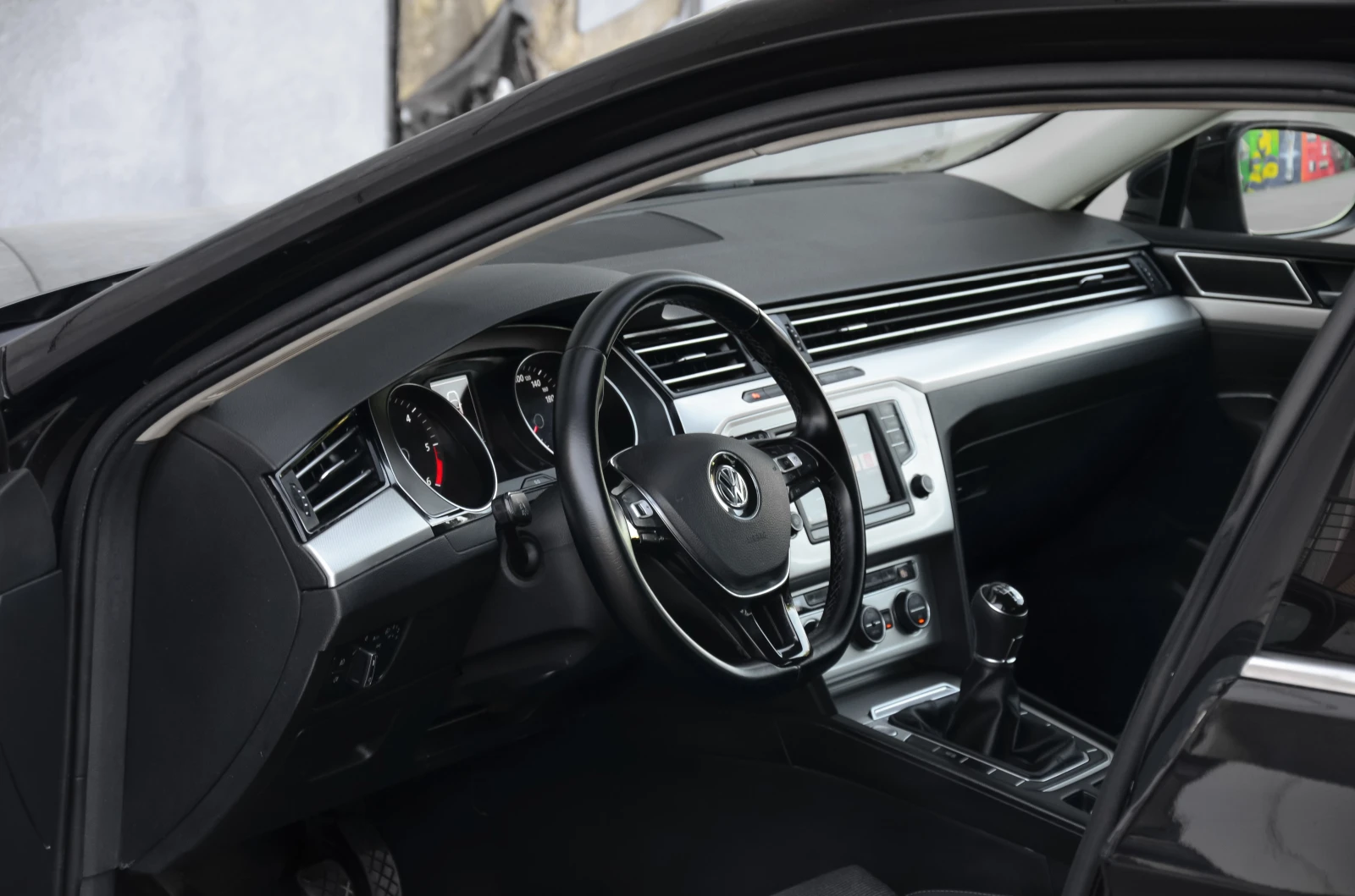 VW Passat 2.0 TDI - изображение 9
