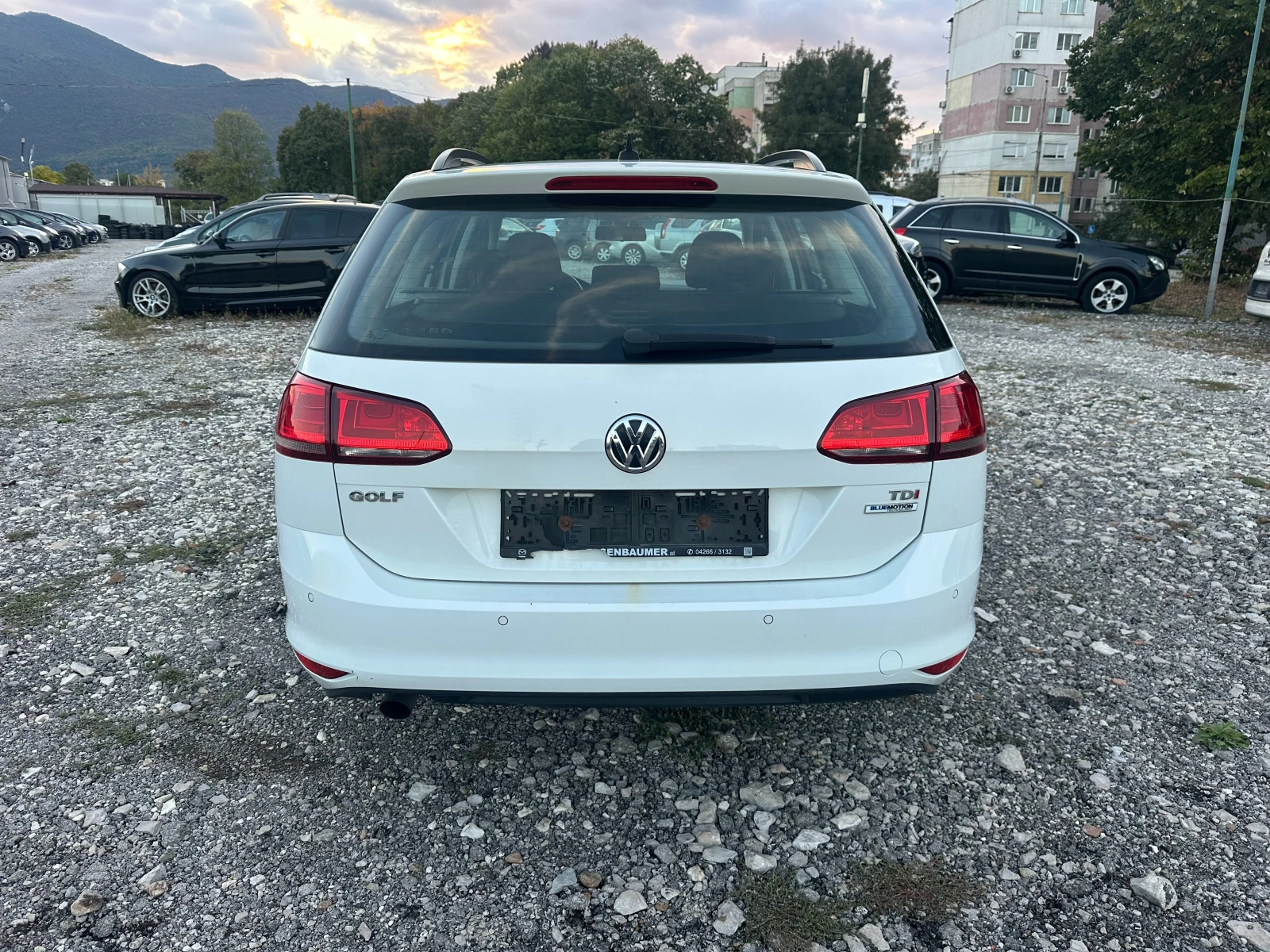 VW Golf 1.6TDI 110kc EVRO6 NAVI - изображение 4