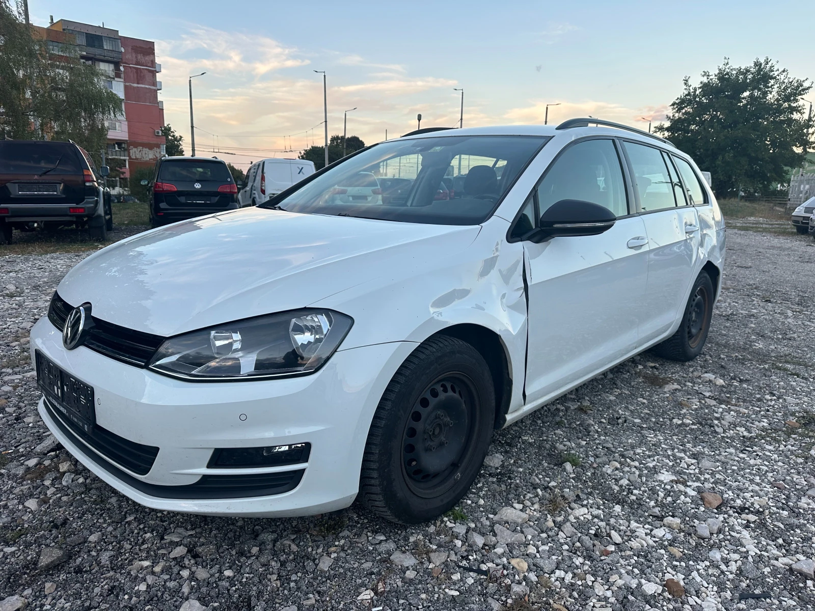 VW Golf 1.6TDI 110kc EVRO6 NAVI - изображение 7