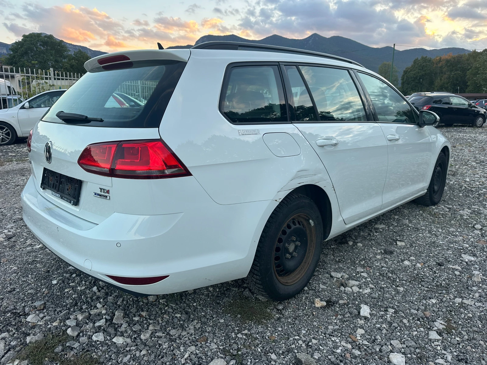 VW Golf 1.6TDI 110kc EVRO6 NAVI - изображение 3