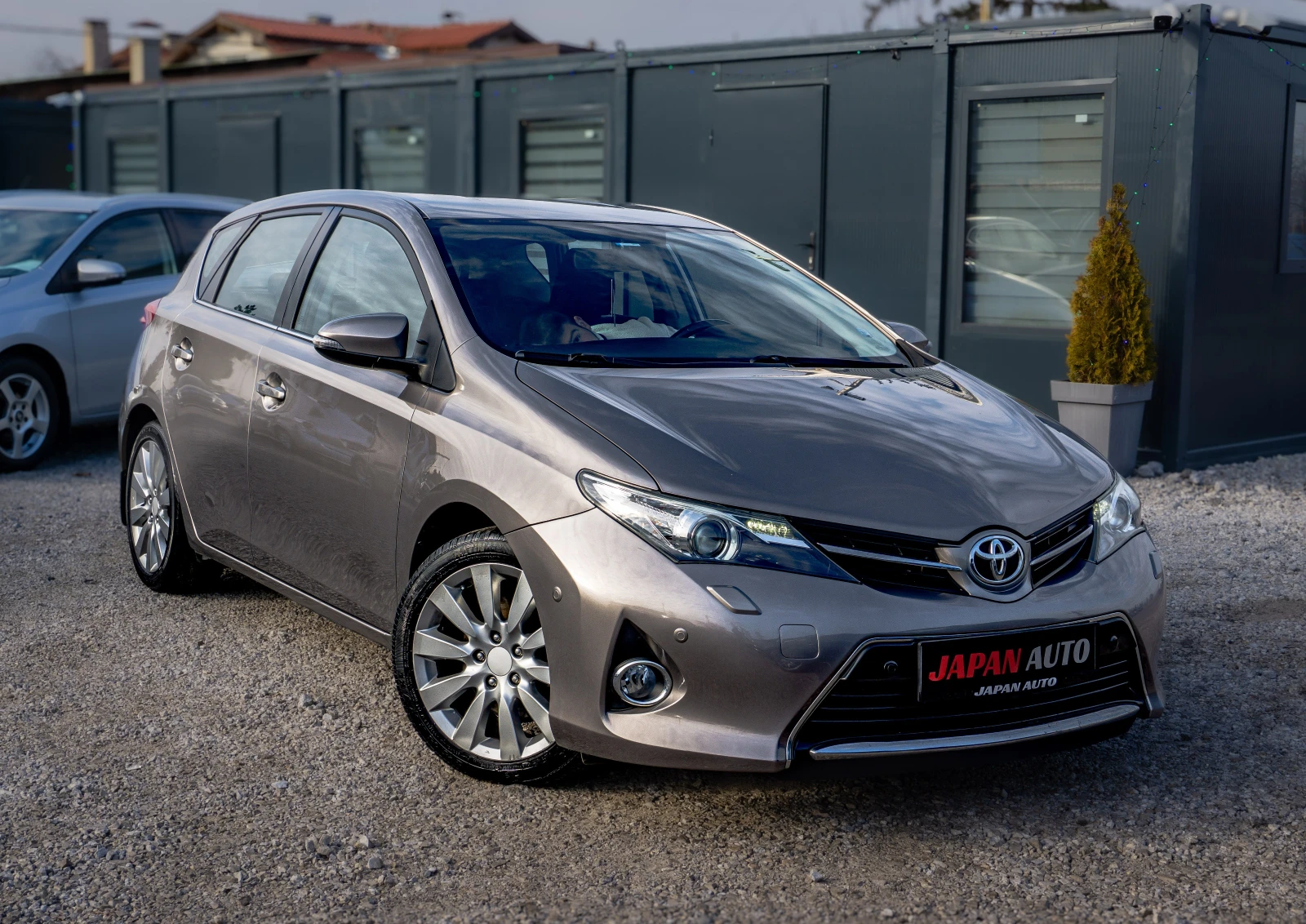 Toyota Auris 2.0 D-4D С ГАРАНЦИЯ! ТОП! - изображение 3