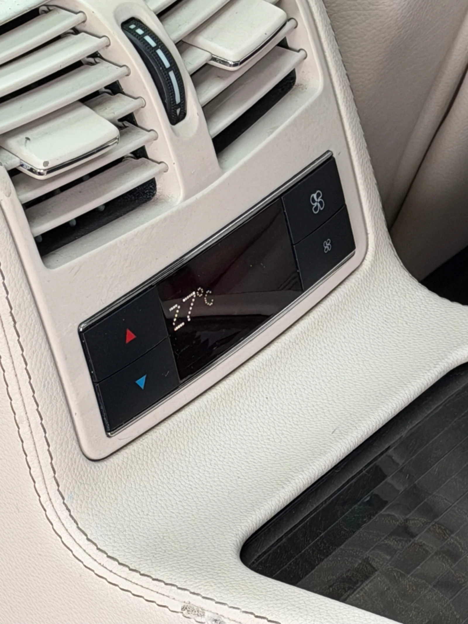 Mercedes-Benz CLS 350  4 MATIC AMG LINE, снимка 17 - Автомобили и джипове - 53749873