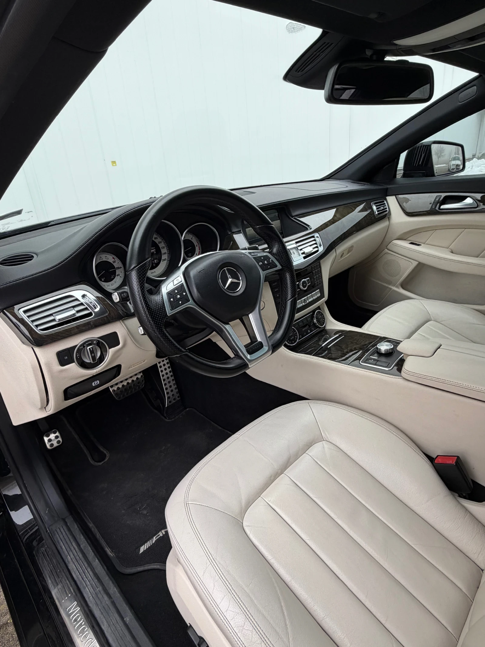 Mercedes-Benz CLS 350  4 MATIC AMG LINE, снимка 9 - Автомобили и джипове - 53749873