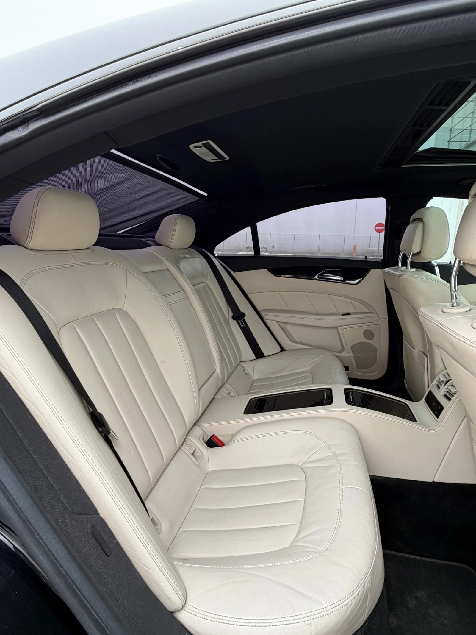 Mercedes-Benz CLS 350  4 MATIC AMG LINE, снимка 14 - Автомобили и джипове - 53749873