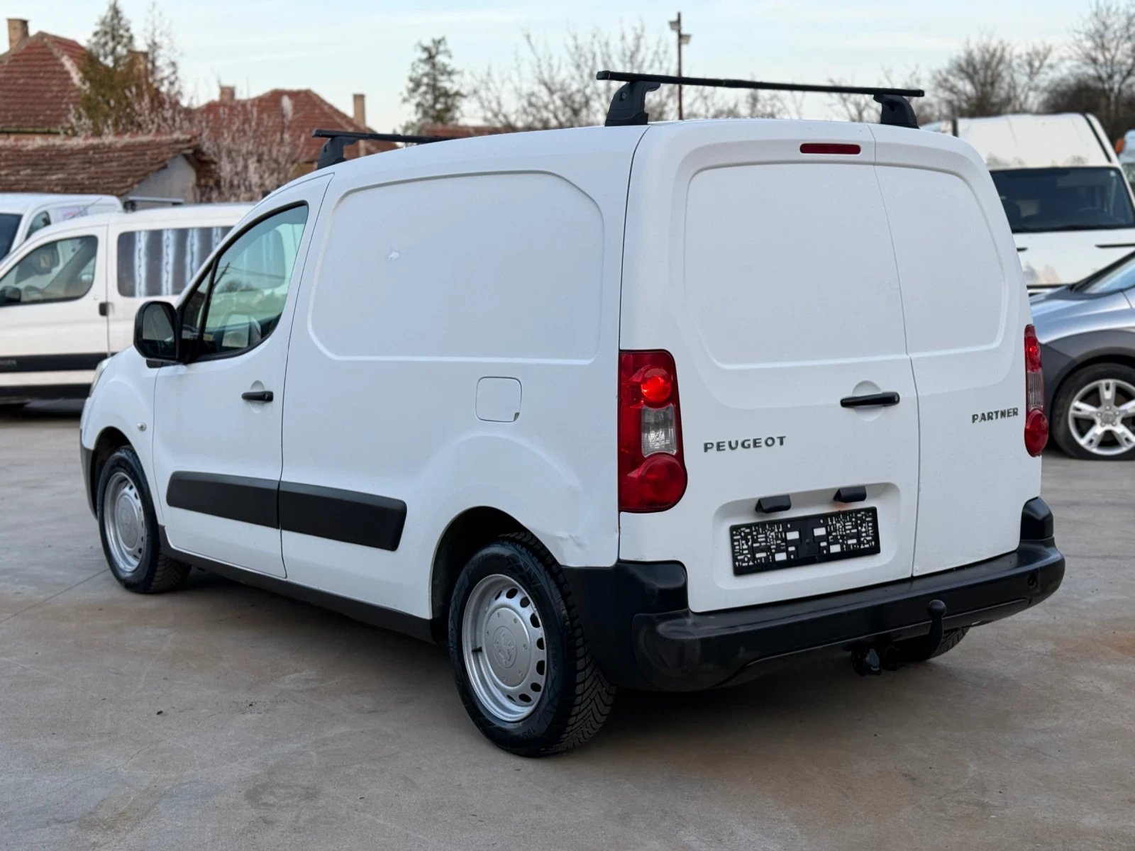 Peugeot Partner 1.6HDI/90кс, снимка 3 - Автомобили и джипове - 54049221