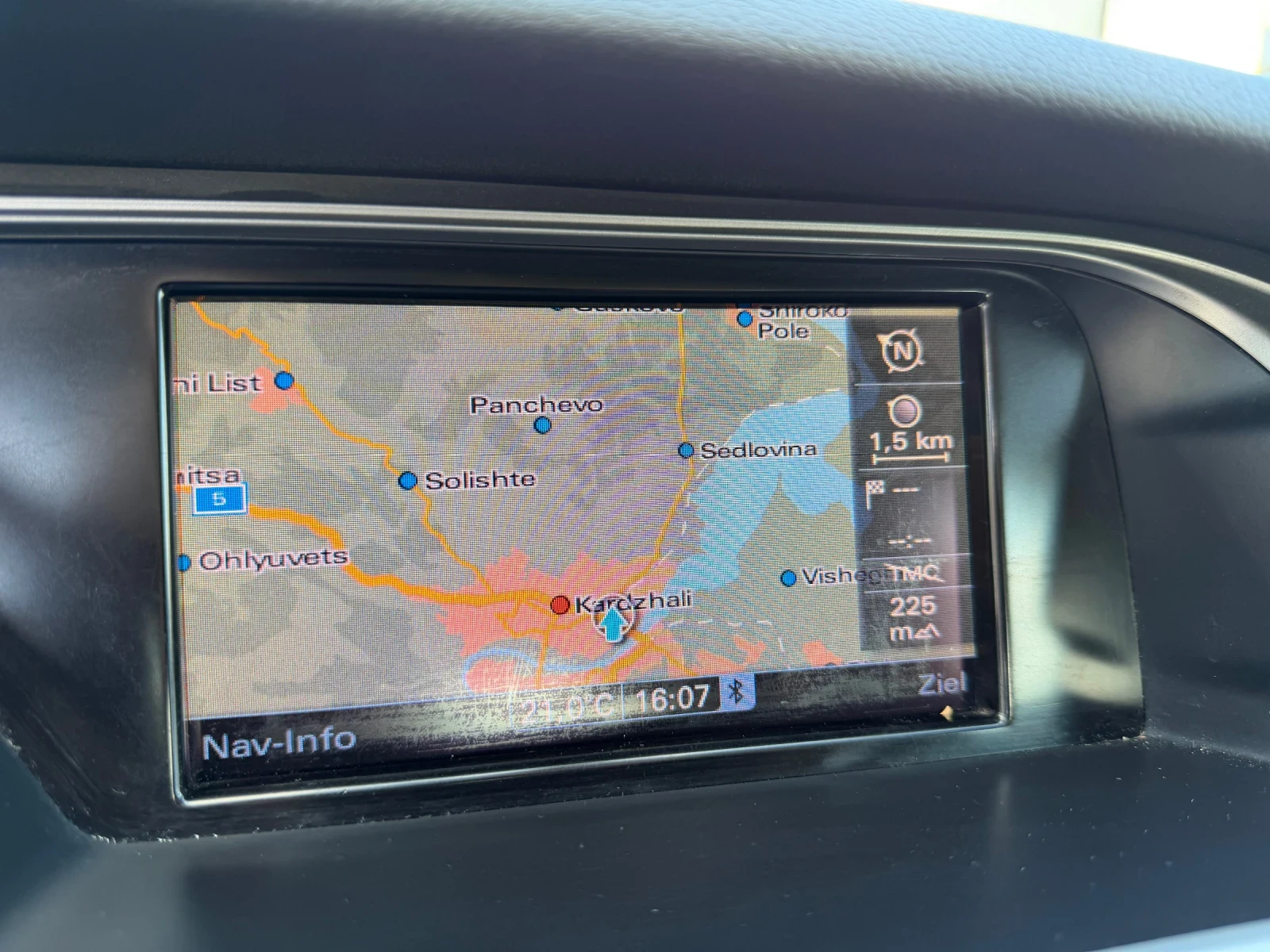 Audi A4 2.0 TDI обслужена, снимка 14 - Автомобили и джипове - 54150507