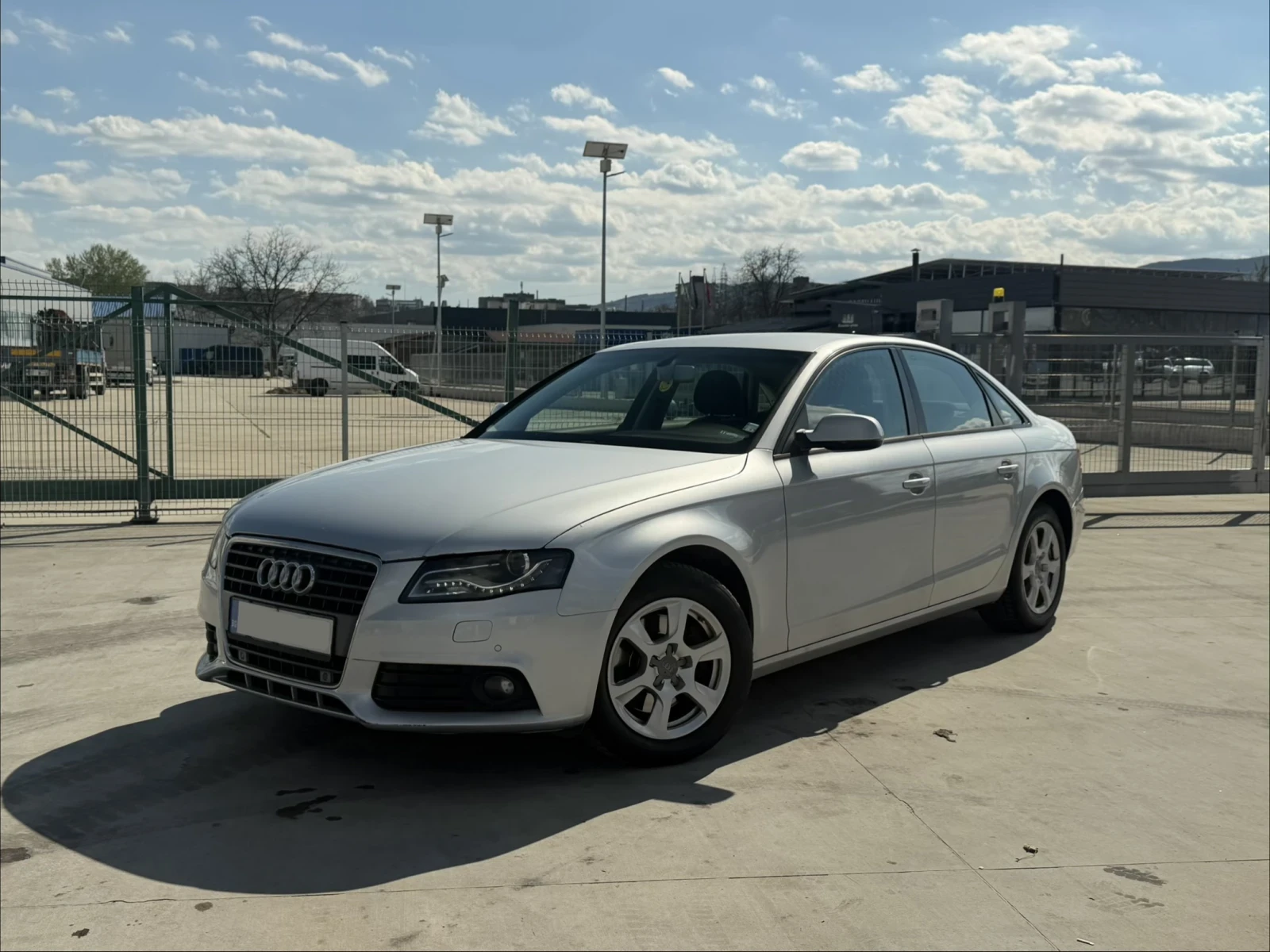 Audi A4 2.0 TDI обслужена, снимка 2 - Автомобили и джипове - 54150507