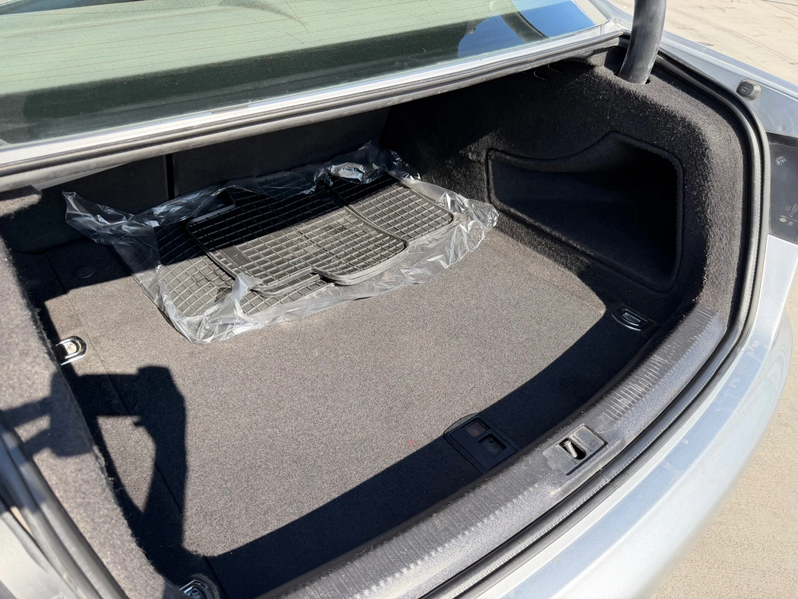 Audi A4 2.0 TDI обслужена, снимка 15 - Автомобили и джипове - 54150507