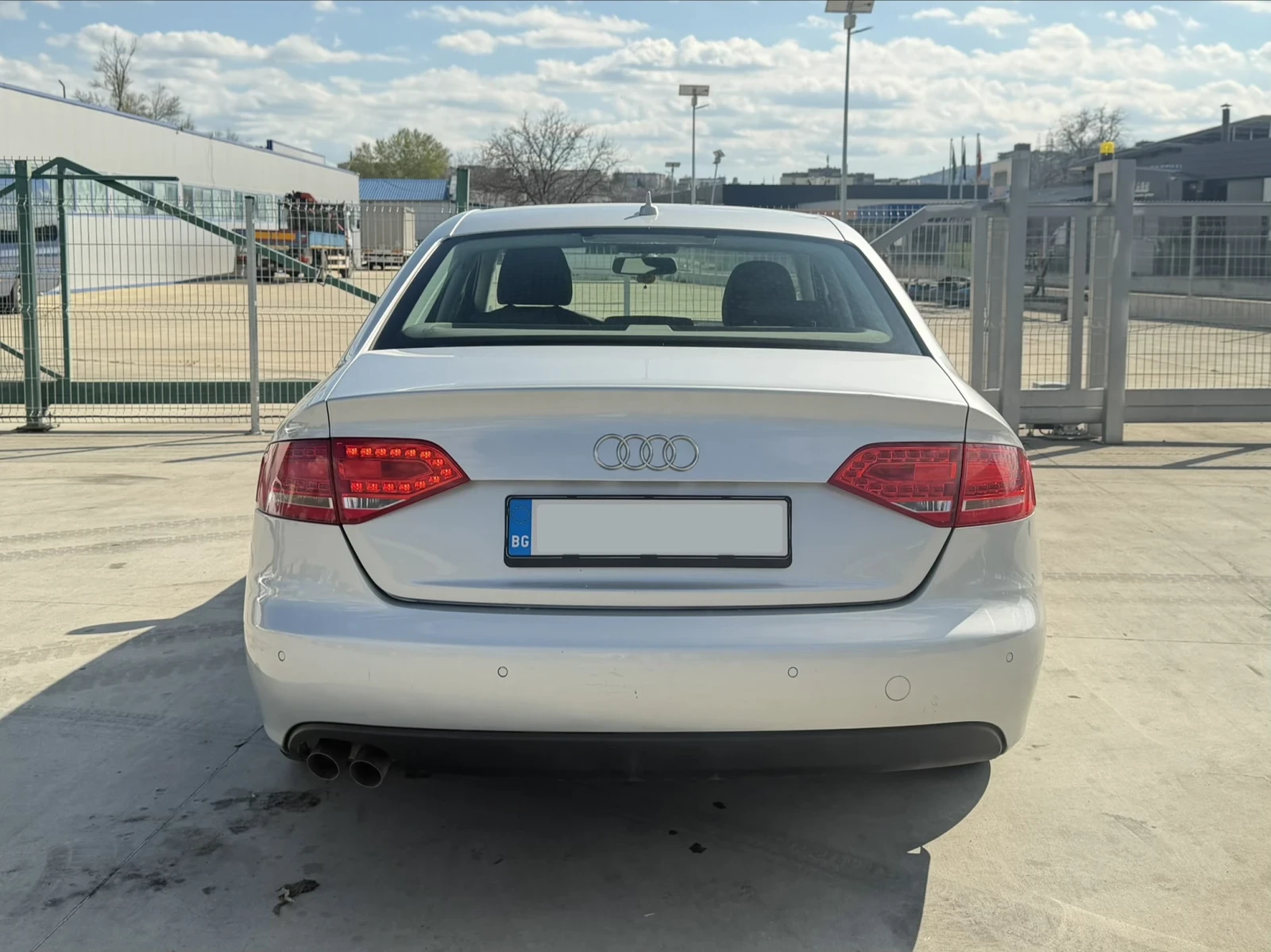 Audi A4 2.0 TDI обслужена, снимка 5 - Автомобили и джипове - 54150507