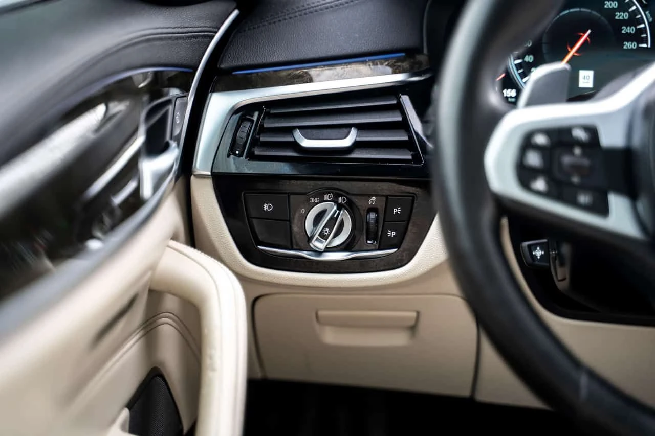 BMW 540 * xDrive * HEAD-UP * MASSAGE * KEYLESS * SUNROOF *, снимка 15 - Автомобили и джипове - 54333295