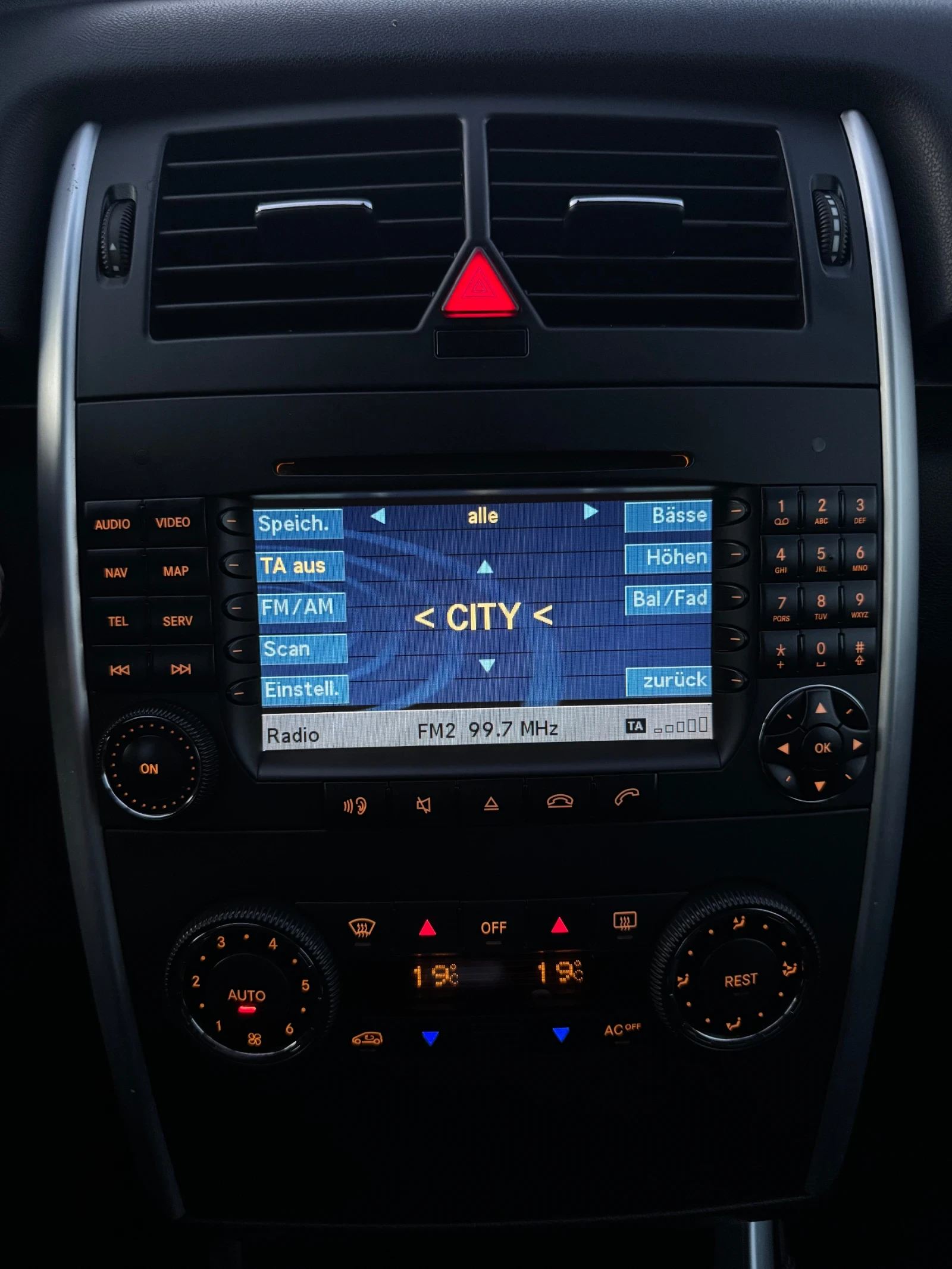 Mercedes-Benz B 180 CDi, снимка 14 - Автомобили и джипове - 54418406