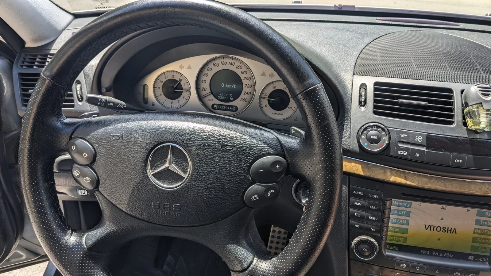 Mercedes-Benz E 320 Фейслифт, снимка 12 - Автомобили и джипове - 54742693